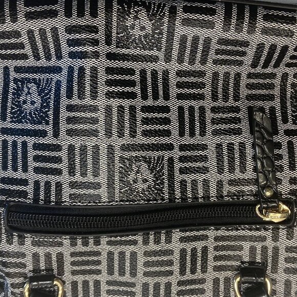 Anne Klein Small Rectangular Handbag - Picture 6 of 6